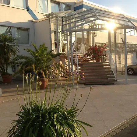 Lindemann 3* 힐데스하임